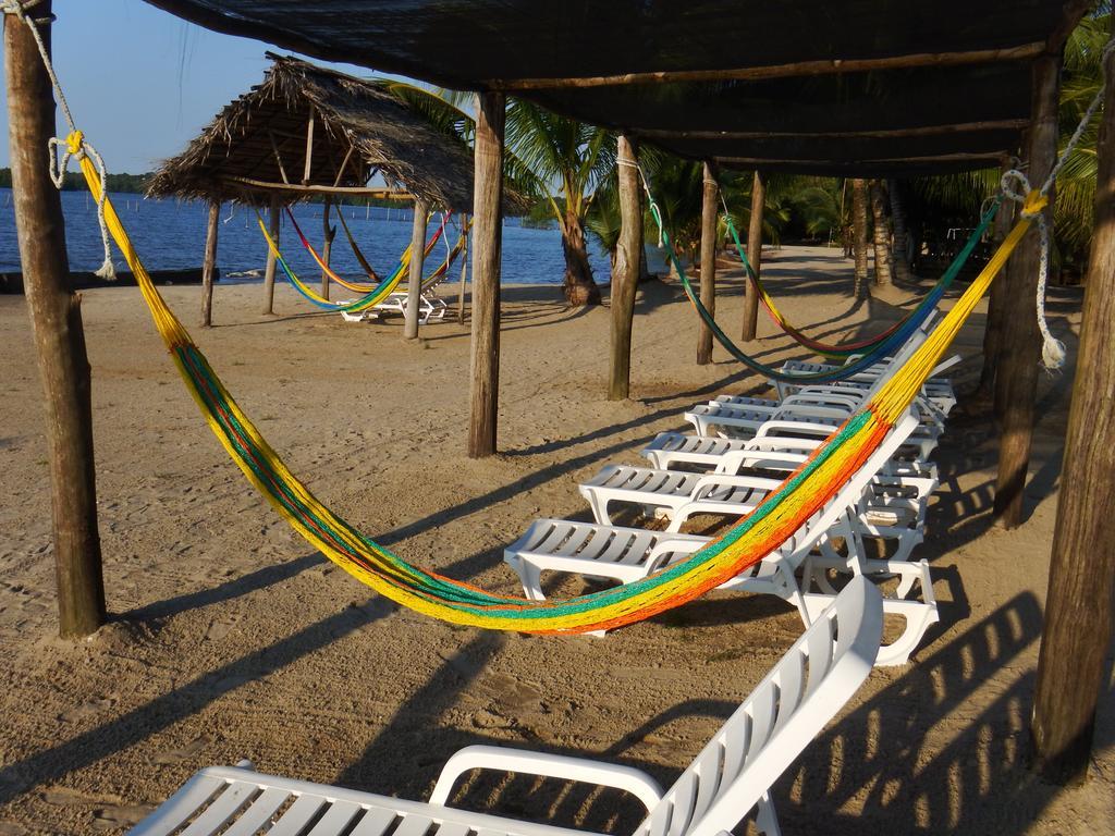 Amatique Bay Hotel Puerto Barrios Exterior photo