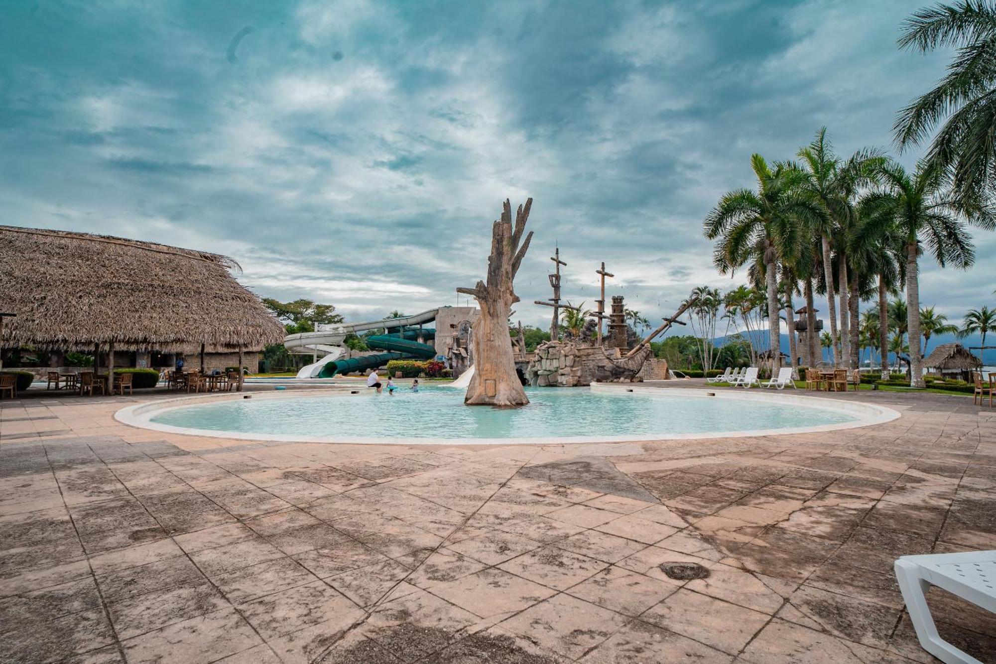 Amatique Bay Hotel Puerto Barrios Exterior photo