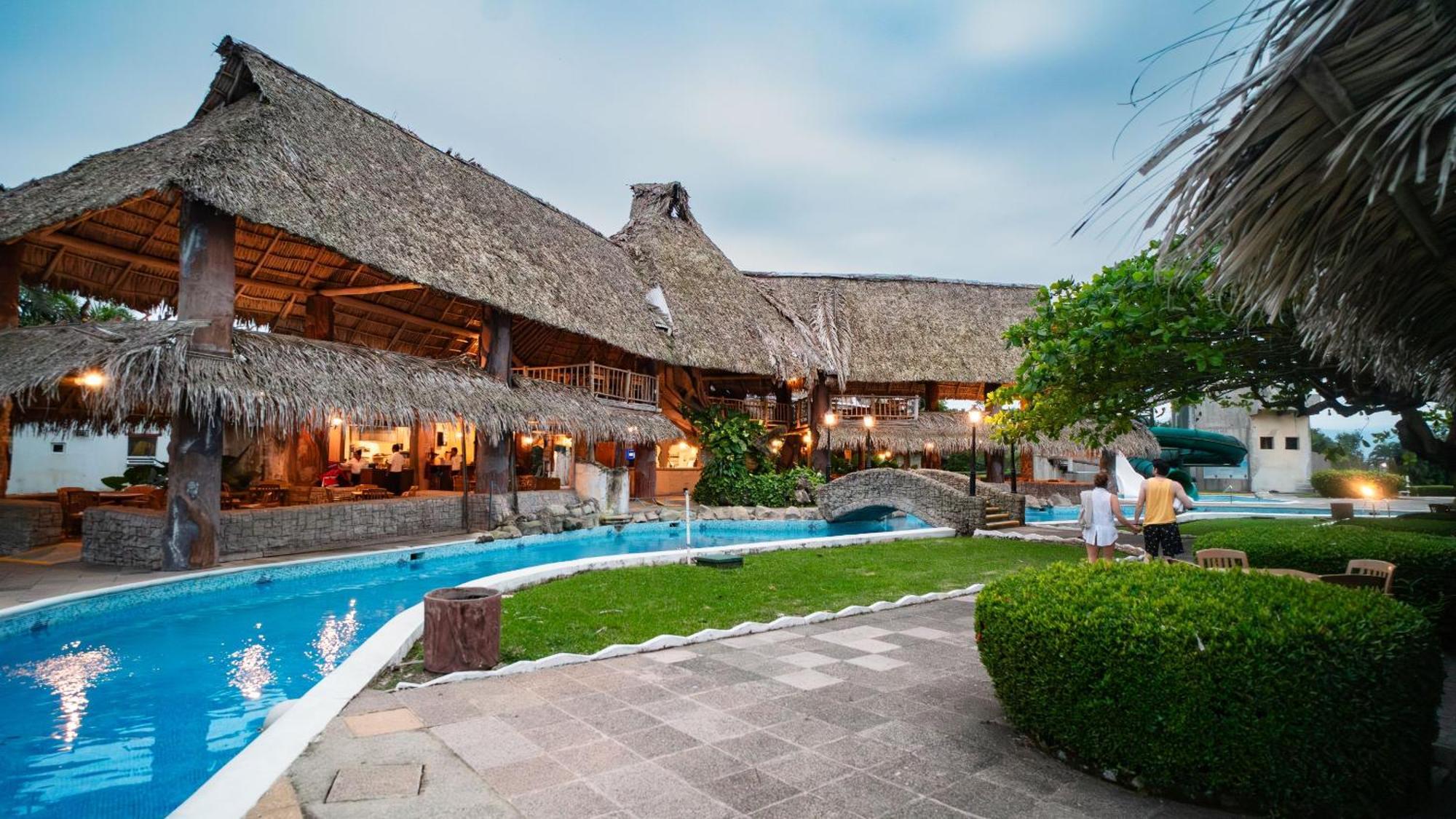 Amatique Bay Hotel Puerto Barrios Exterior photo